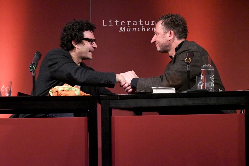 Stefan Wilkening mit Rolando Villazon im Literaturhaus München