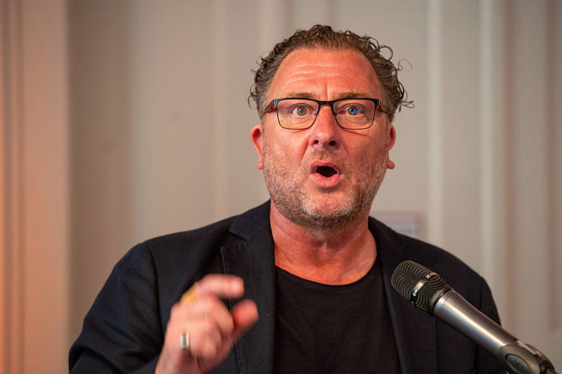 Stefan Wilkening bei einer Lesung im Literaturhaus München - Copyright Catherina Hess